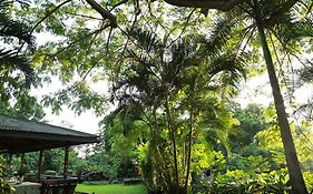 Hale Maluhia Country Inn