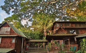 Hale Maluhia Country Inn